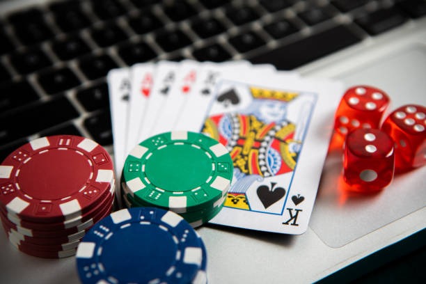 Live dealer announcing results at metro slot Togel studio